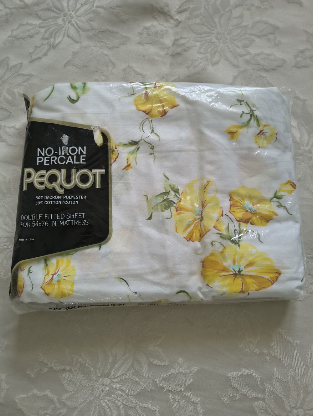 NOS Vintage Pequot Non Iron Percale Double Fitted White Yellow Flowers